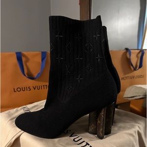 Louis Vuitton Delft Cornelia Croc Black Patent Leather Ankle Boots Heels  Shoes